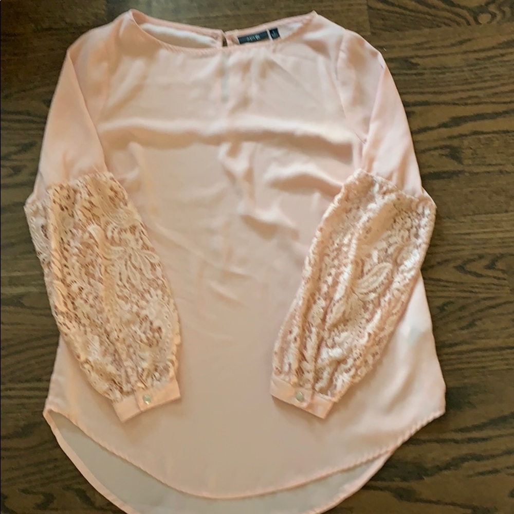 Lace balloon sleeve top